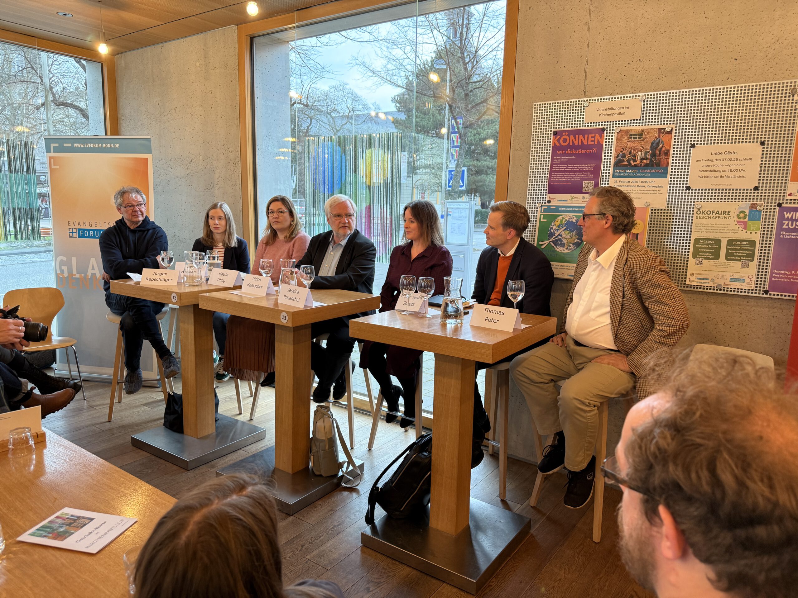 Leidenschaftliche Gespräche – Podiumsdiskussion zur Bekämpfung von Kinderarmut in Bonn: „Was würden Sie tun?“